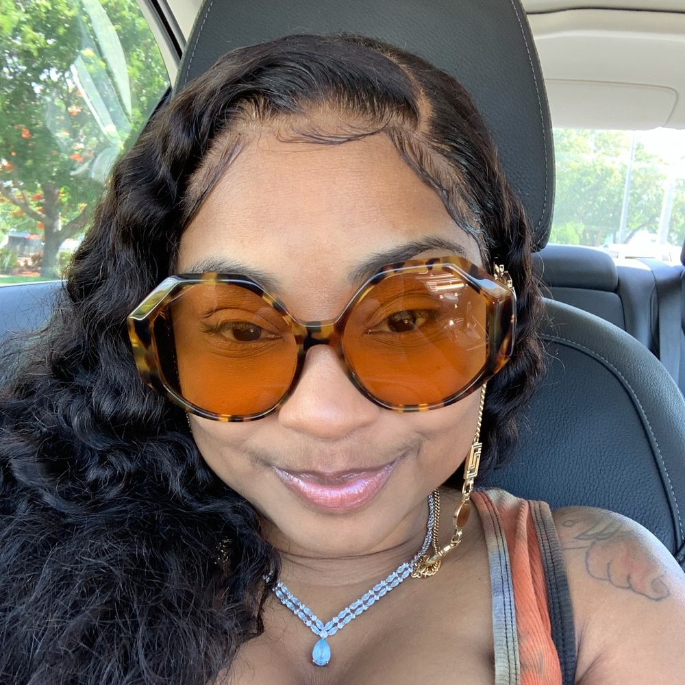 Meet your Posher, Christina